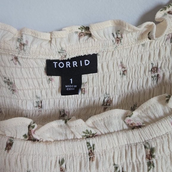 Torrid, Washable Gauze Ivory Ditsy Floral Dew Smocked Yoke Peasant Top SZ 1X - Picture 8 of 12